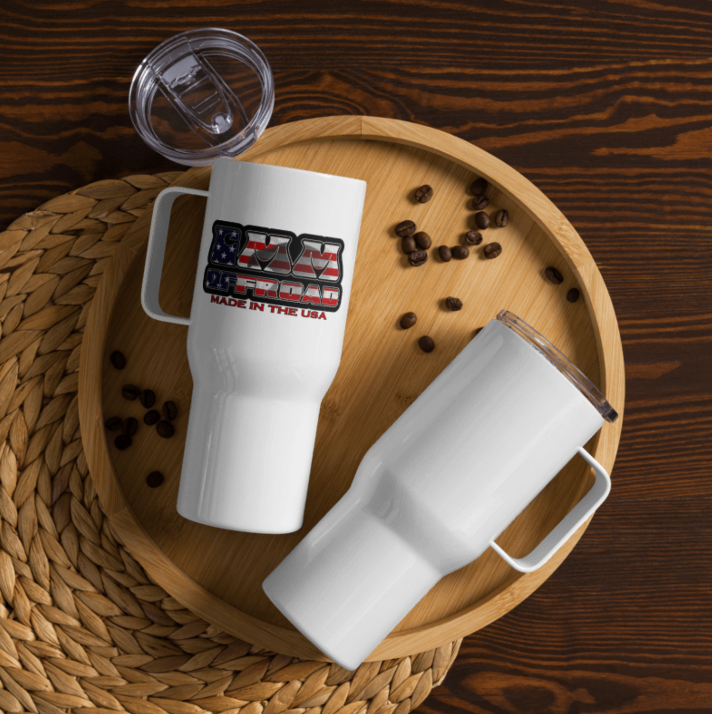 Travel mug with a handle